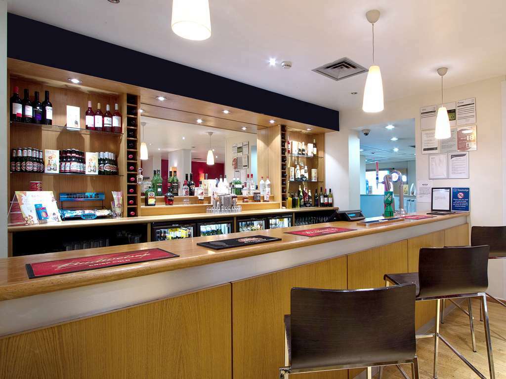 Travelodge Preston Central מסעדה תמונה